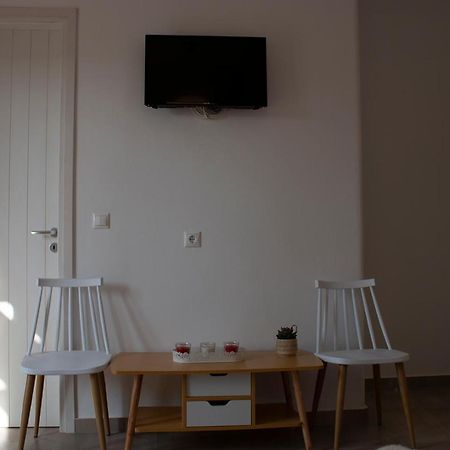 Agnadema Luxury Residences Schoinoussa Bagian luar foto
