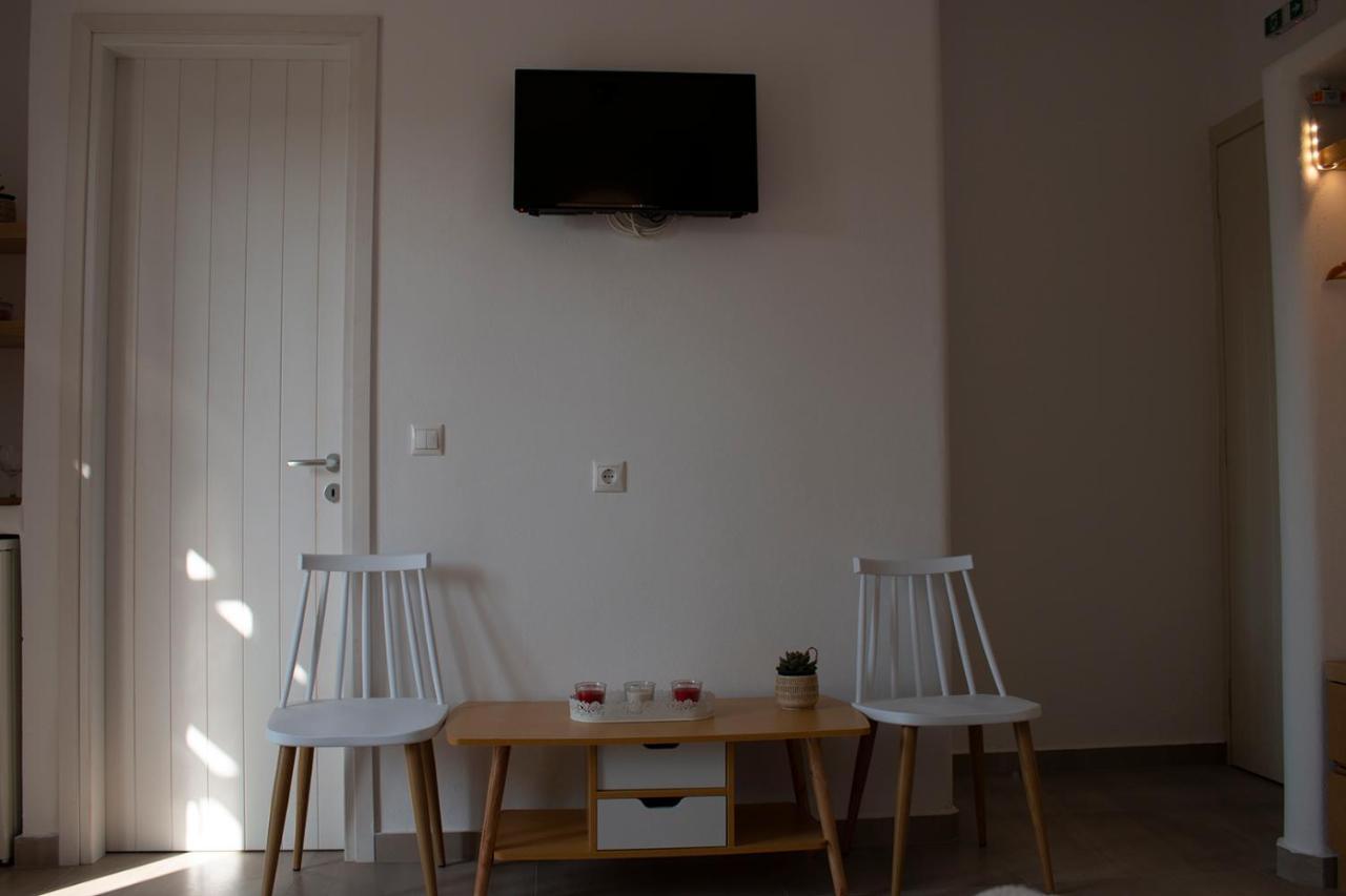 Agnadema Luxury Residences Schoinoussa Bagian luar foto