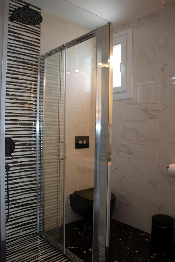 Agnadema Luxury Residences Schoinoussa Bagian luar foto