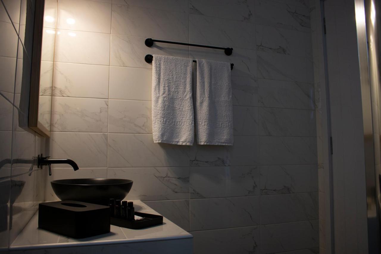 Agnadema Luxury Residences Schoinoussa Bagian luar foto